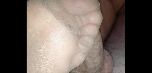  homemade footjob with different nylons
